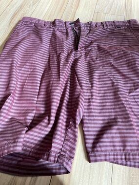 HurleyMen's Striped Maroon shorts